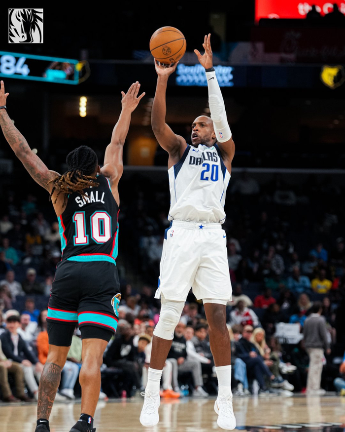 35分0失误成就NBA替补史上最年长纪录，米德尔顿